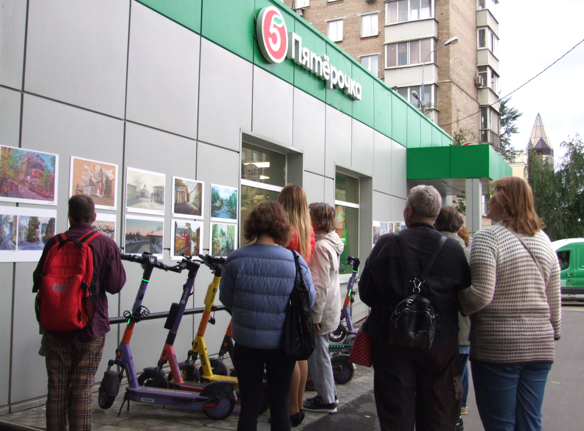 Пятёрочка» открыла выставки под открытым небом в Москве | Стратегия  устойчивого развития X5 Group